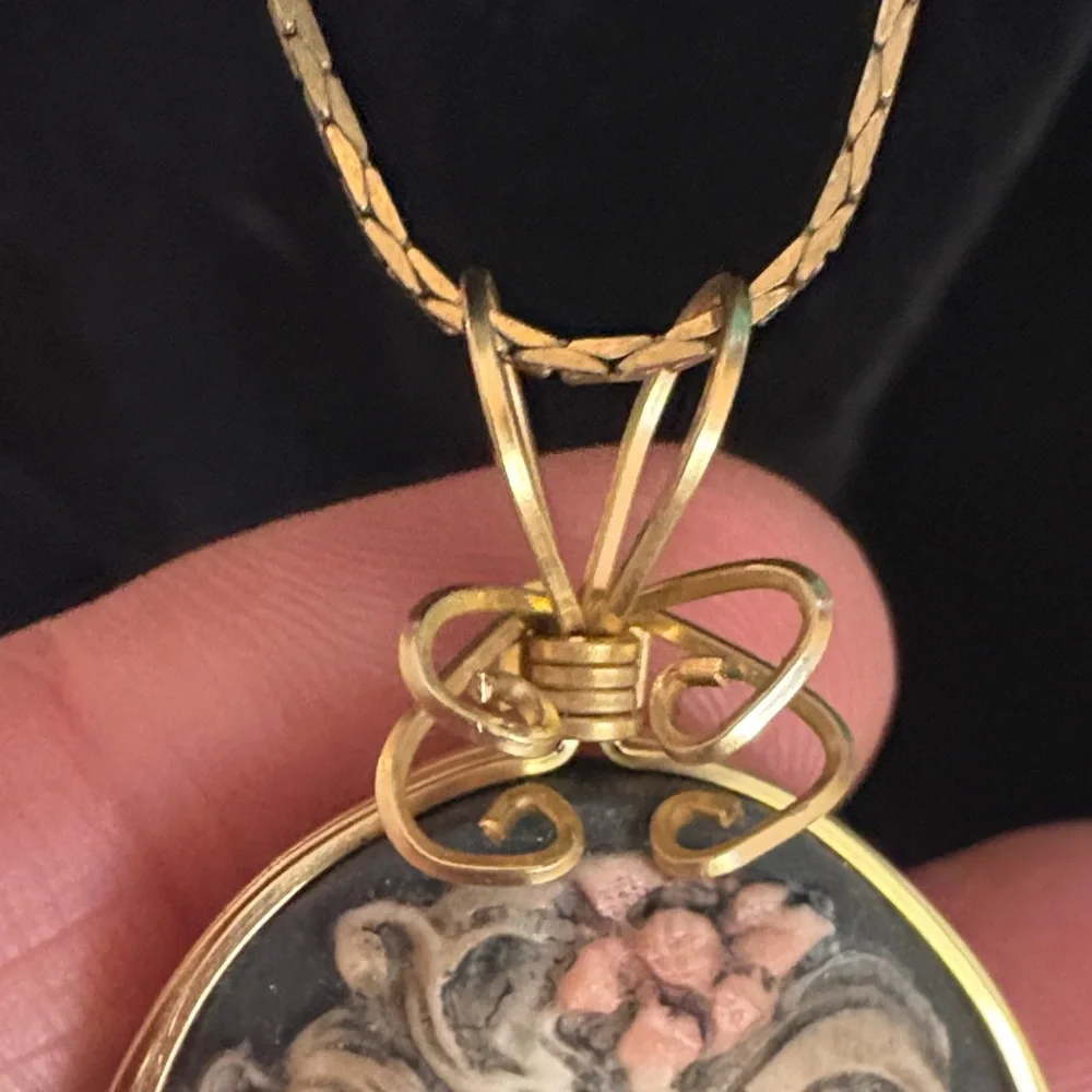 Vintage Bisque Porcelain Lady  Cameo Gold-Filled Wire Wrap Jewelry Pendant JHK - Picture 6 of 7